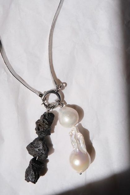 Domaća dizajnerica Mirjam Krajina lansira kolekciju nakita 'Raw Jewels'