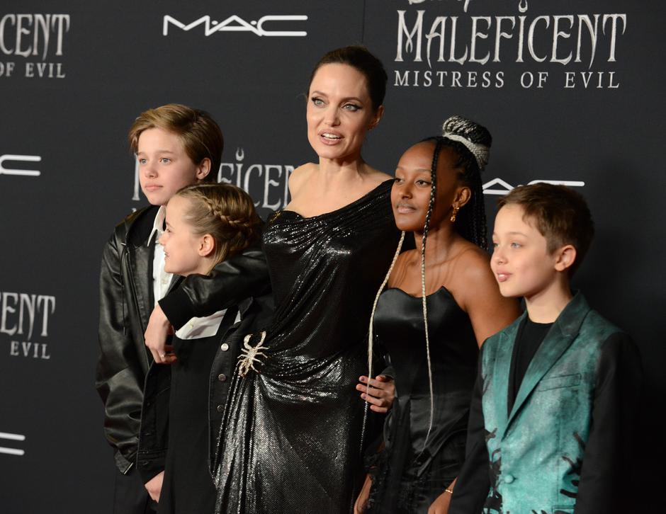Angelina Jolie s djecom | Autor: Shutterstock
