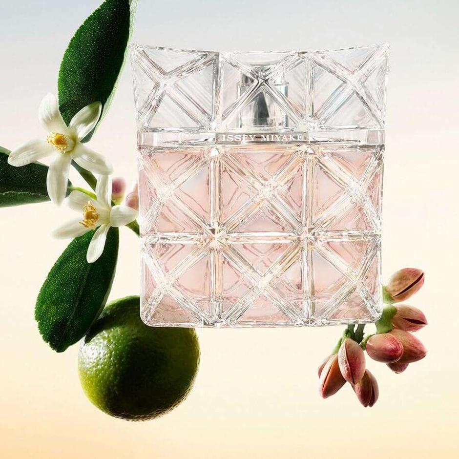  | Autor: Issey Miyake