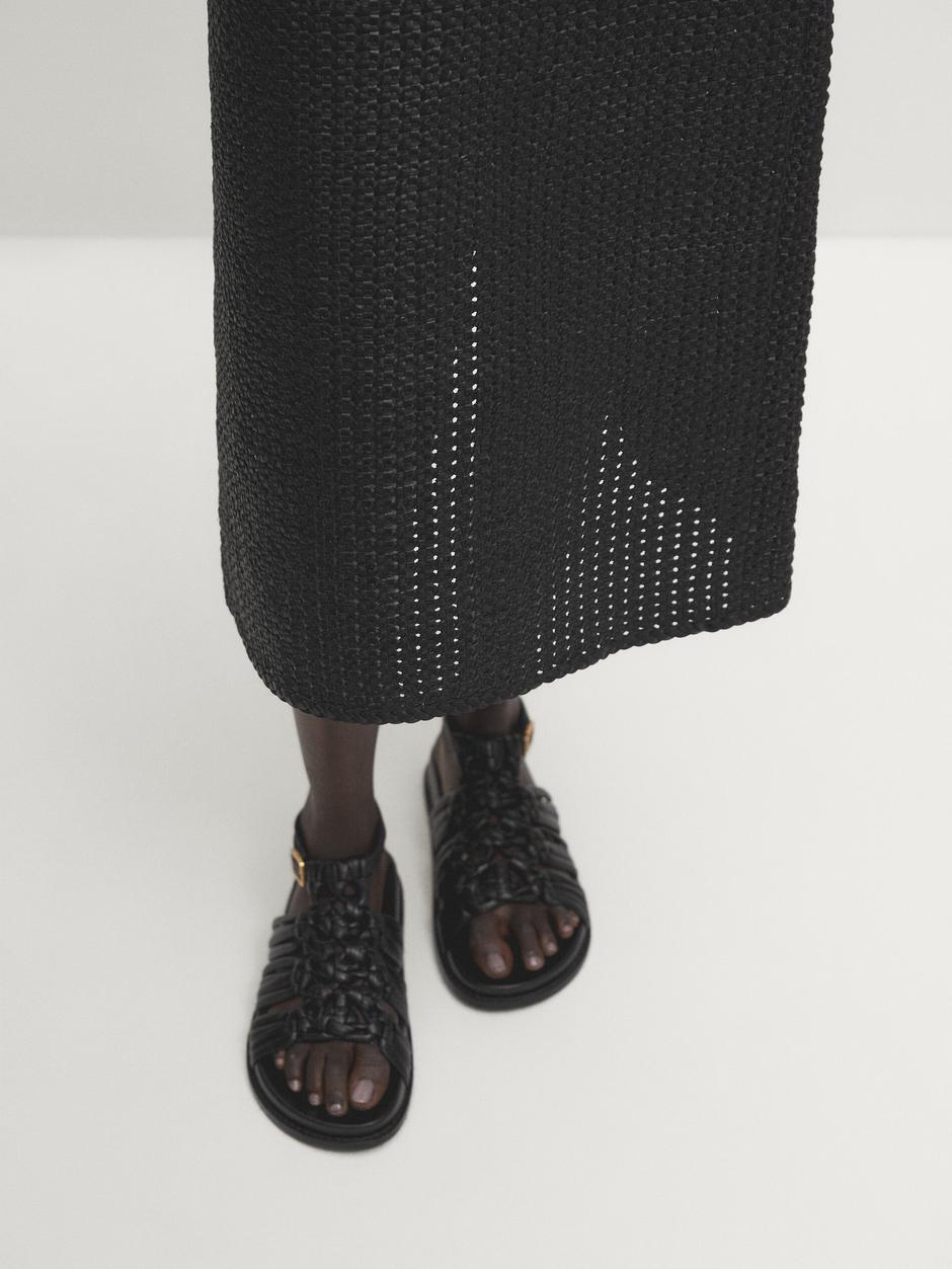 Foto: Massimo Dutti, suknja od napa kože u crnoj boji | Autor: Massimo Dutti