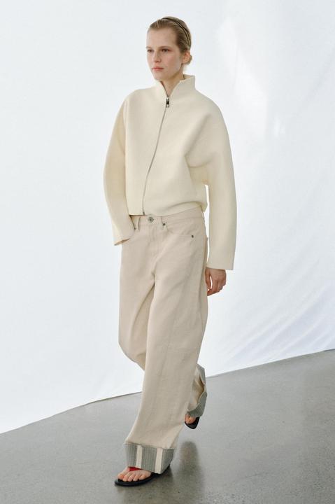 FOTO: Ovog proljeća najviše nosimo bež jakne. Izdvojili smo svoje favorite iz ponude