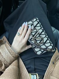 Foto: Instagram @rosiehw, Valentino torba u mini modelu