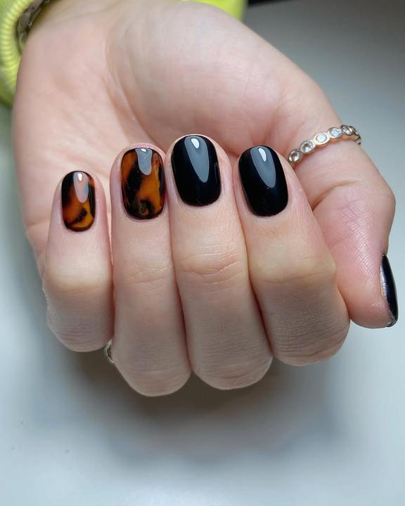 FOTO: Ove su manikure stvorene za jesen, divno izgledaju na kratkim noktima