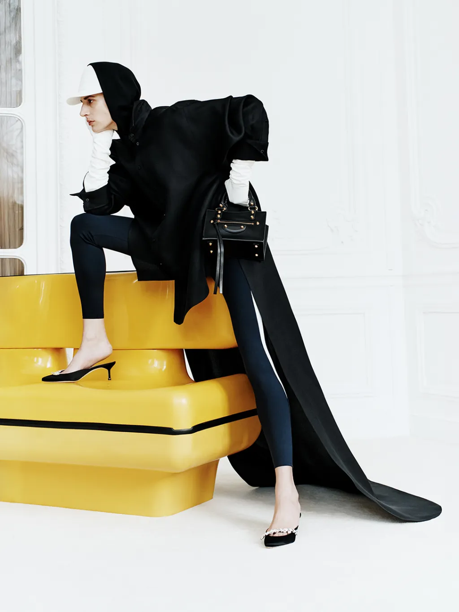  | Autor: Balenciaga x Manolo Blahnik