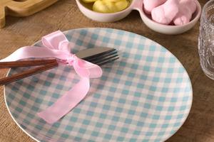 FOTO: Od minimalističkih bijelih do raskošnog cvjetnog uzorka, ovo su najljepši tanjuri za uskršnji stol