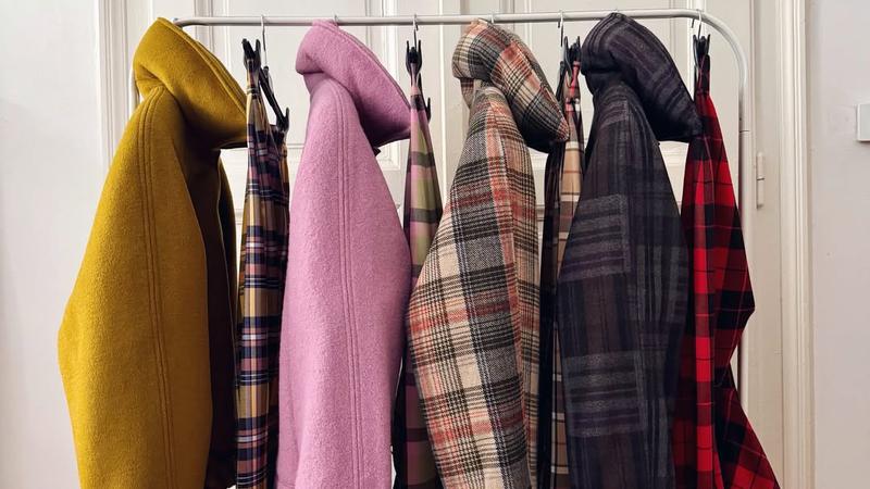 Nove suknje i bomberice doma&cacute;eg brenda dozivaju prolje&cacute;e. KLISAB ima komade pune boja