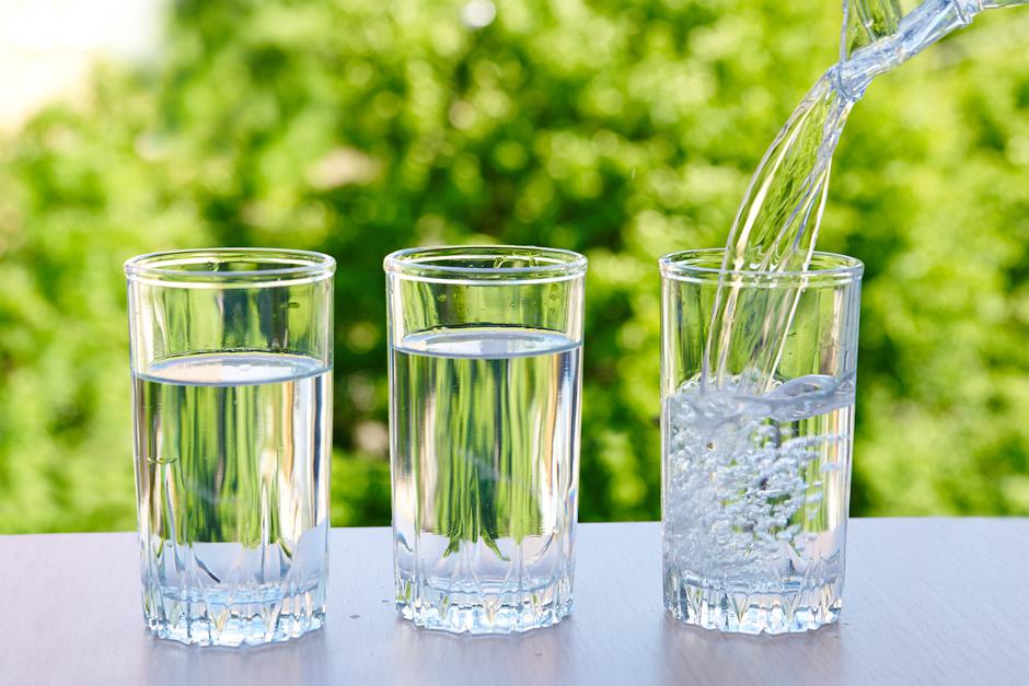 Pijenje vode | Autor: Shutterstock