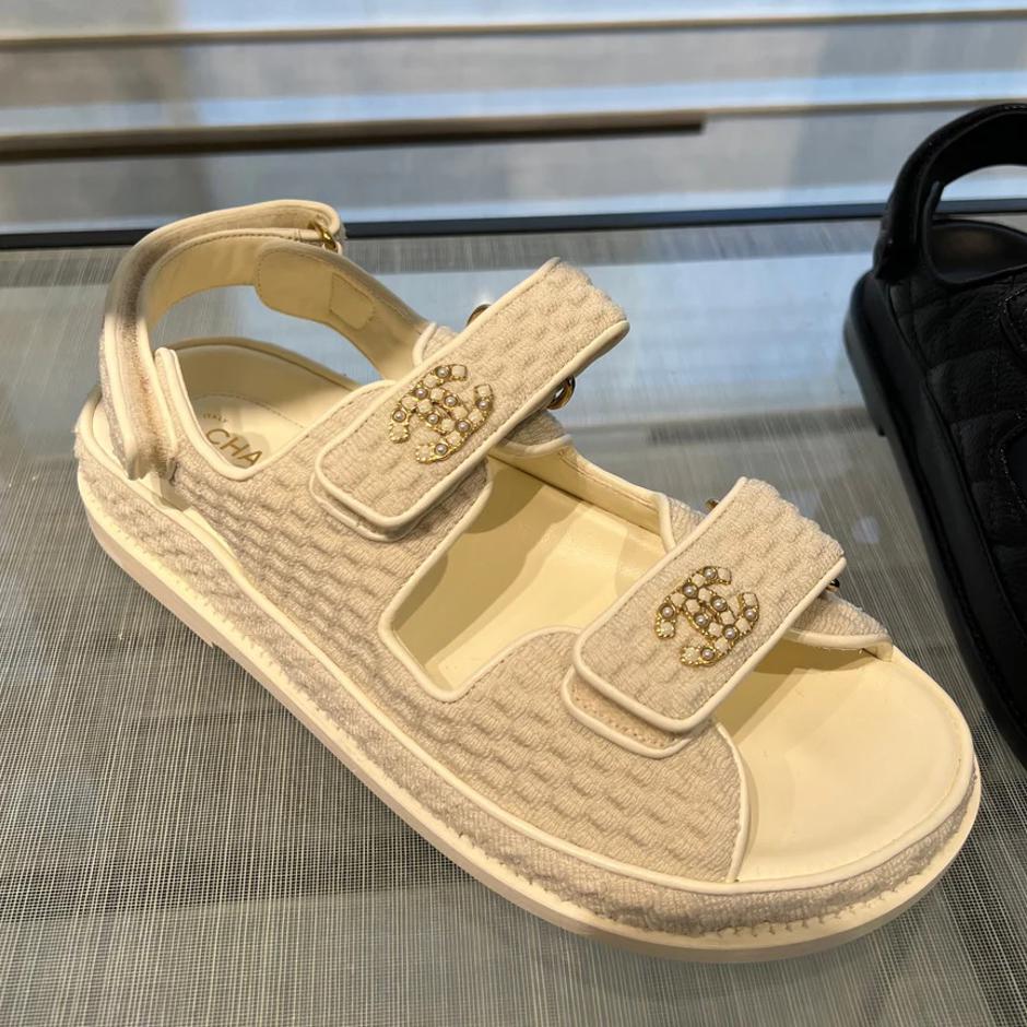 Chanel dad sandale | Autor: personalshopperlondon.shop