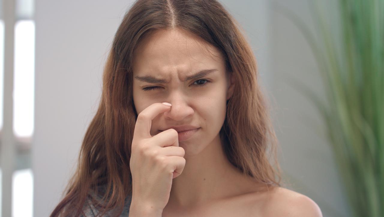 Neverbalna komunikacija: Što otkriva dodirivanje nosa?