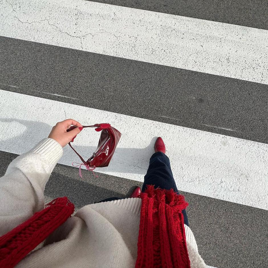 crvene čizme | Autor: Instagram @martharmanning