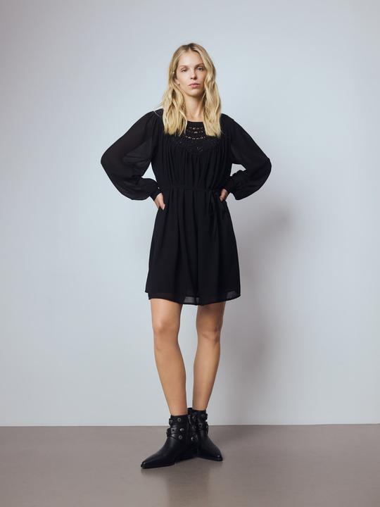 FOTO: U ormaru nam treba i haljina dugih rukava za svaki dan, biramo ove modele