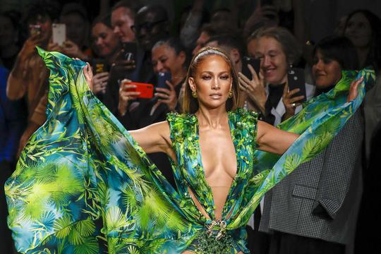 Foto: Pixsell/  Gil-Gonzalez Alain / ABACA , Jennifer Lopez na zatvaranju Versace revije