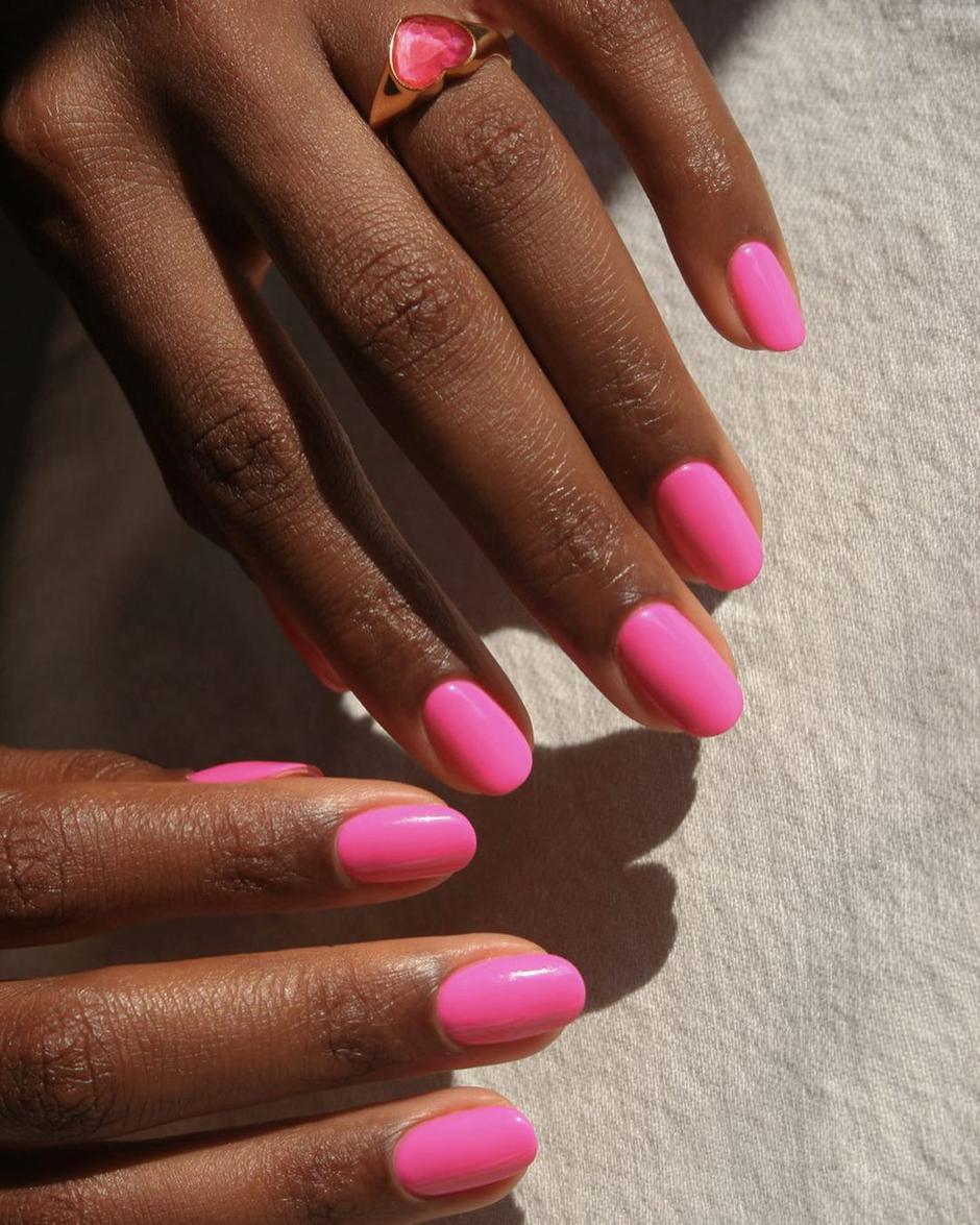 pink nokti | Autor: Instagram @imarninails