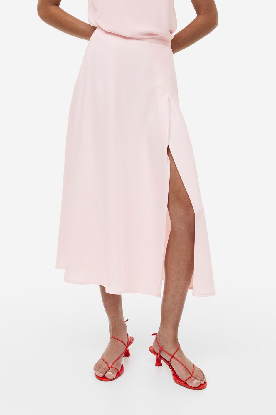 Foto: H&M, satenska suknja u svijetlo ružičastoj boji (34,99 eura) | Autor: 