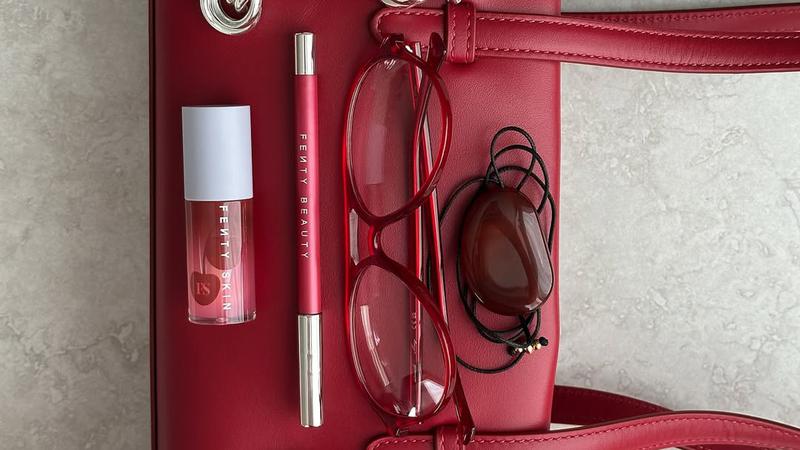 U dm je stiglo ulje za usne koje trenutačno hidratizira i jača barijeru vlage - i dolazi u 3 nijanse