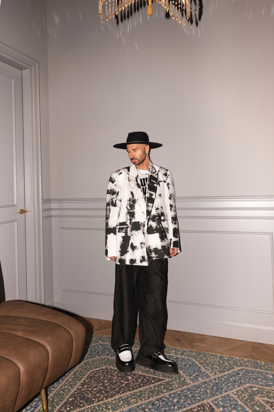  | Autor: Bojan Zibar/John Pavlish