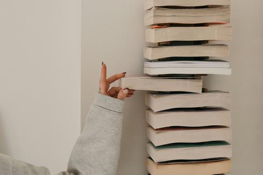 Trik kako napraviti policu za knjige