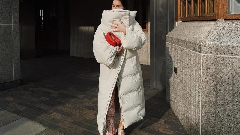 Za dane kad bismo najradije ostali u krevetu, ali moramo ustati, poplun odijevamo! Stigla je poplun moda