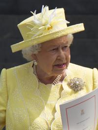 Kraljica ne nosi odjeću određene boje