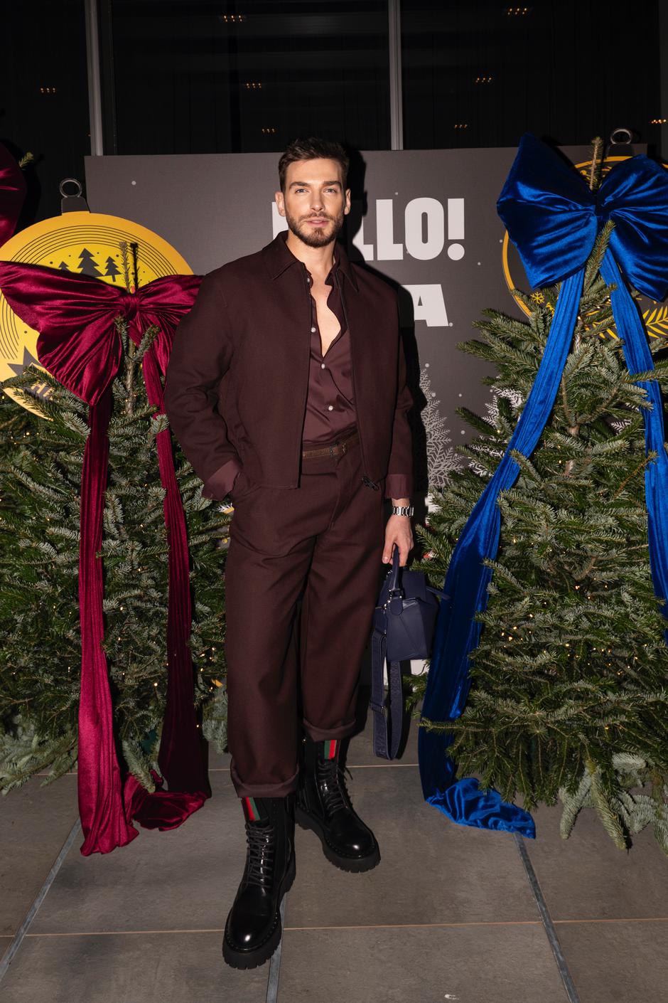  | Autor: Bojan Zibar/John Pavlish