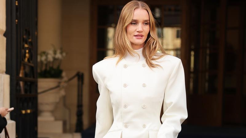 Haljina s detaljem koji je bio glavni hit 80-ih ponovno zauzima prvo mjesto na ljestvici najtra&zcaron;enijih