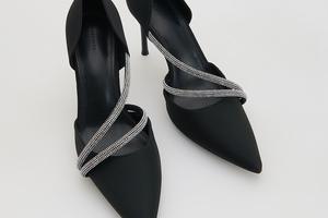 FOTO: Party kolekcija za klasičarke: prevladavaju crna i bijela boja, sve je elegantno, a šljokica gotovo nema